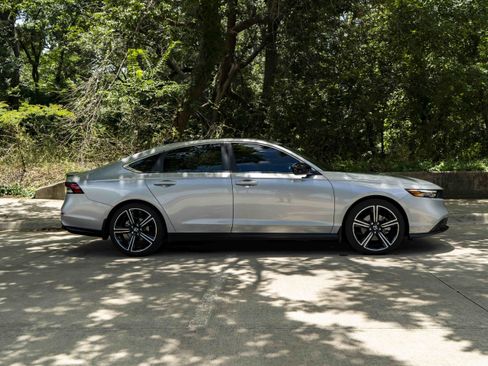 Used 2025 Honda Accord Sport image 10