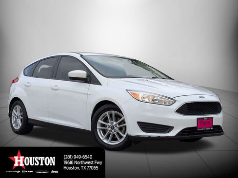 Used 2018 Ford Focus SE image 1