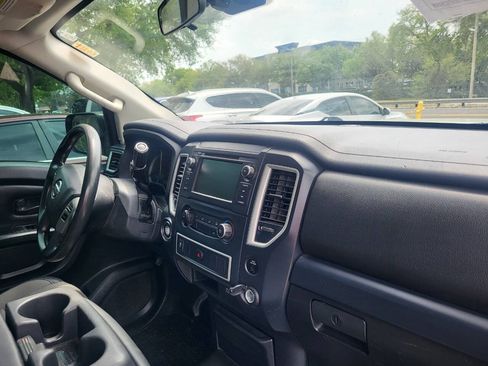 Used 2019 Nissan Titan S RWD image 16