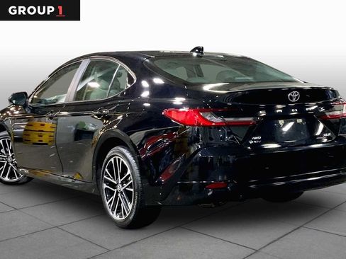Used 2025 Toyota Camry XLE AWD/4WD image 12