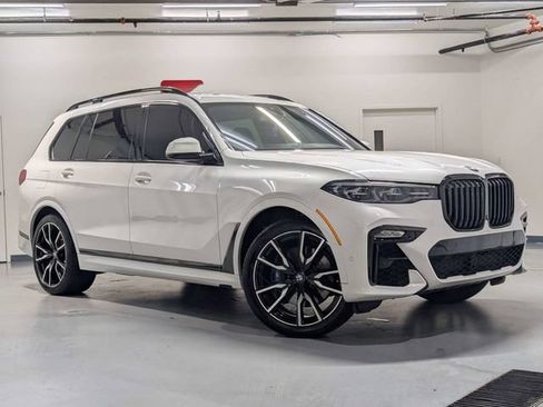 Used 2020 BMW X7 xDrive40i w/ M Sport Package AWD/4WD image 2