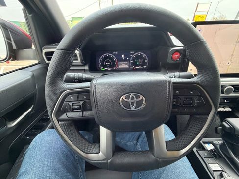 Used 2025 Toyota Tacoma TRD Off-Road image 14