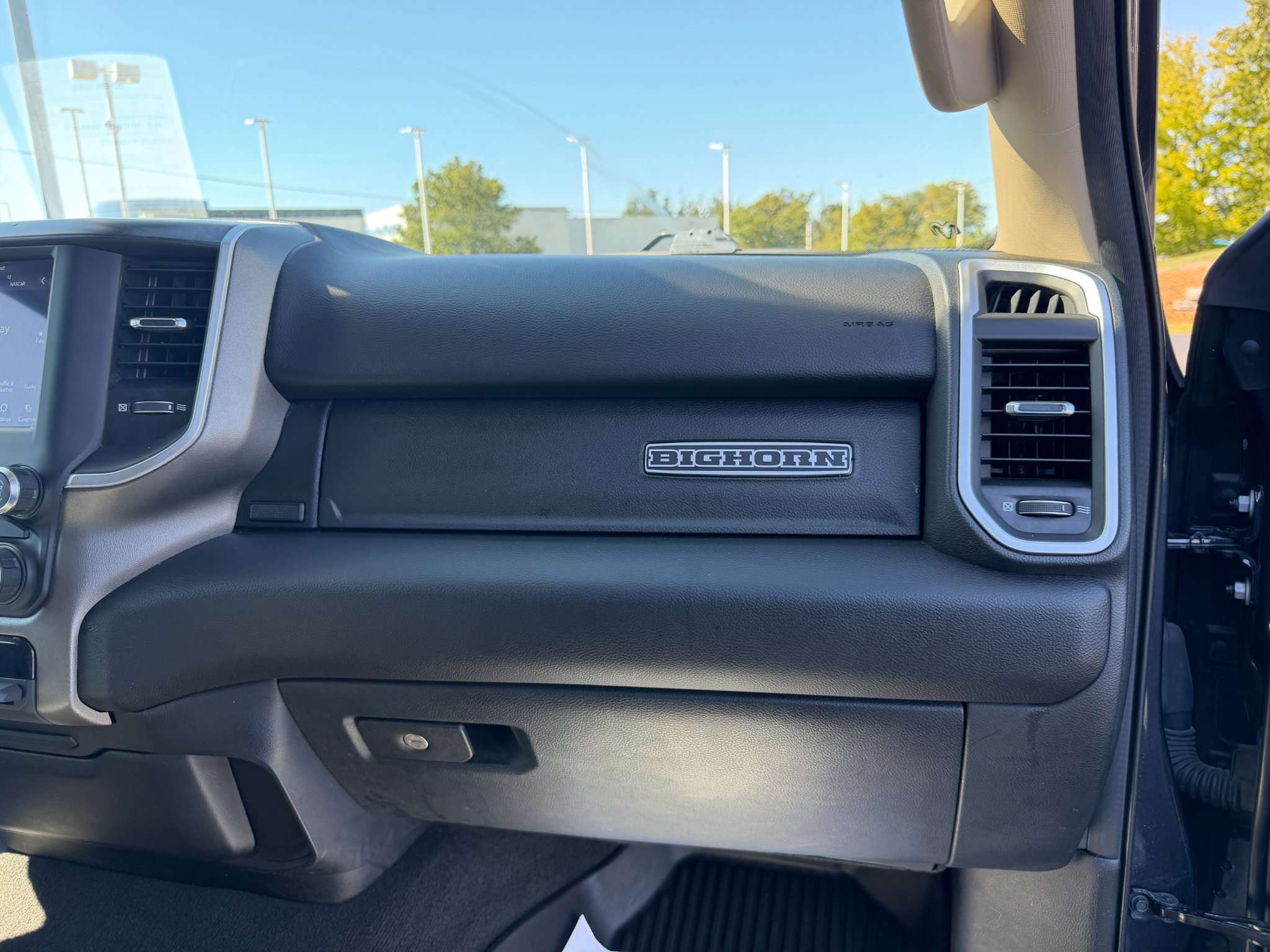 Used 2020 RAM 1500 Big Horn AWD/4WD image 16