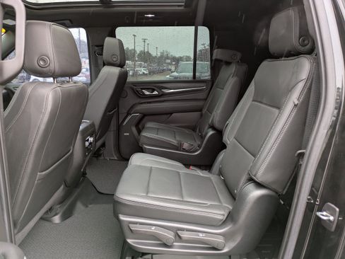 Used 2021 GMC Yukon XL Denali w/ Denali Premium Package RWD image 16