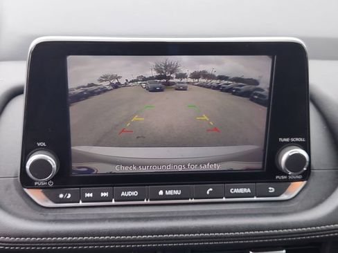 Used 2024 Nissan Rogue SV AWD/4WD image 13