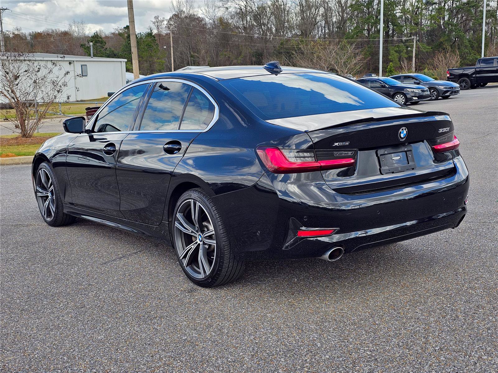 Used 2022 BMW 330i xDrive Sedan w/ Driving Assistance Package AWD/4WD image 11