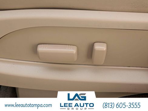 Used 2012 Buick Enclave Leather FWD image 19