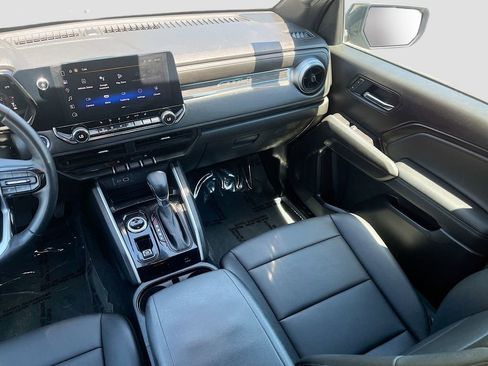 Used 2025 Chevrolet Colorado LT w/ LT Convenience Package AWD/4WD image 22