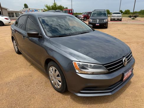 Used 2016 Volkswagen Jetta S FWD image 3