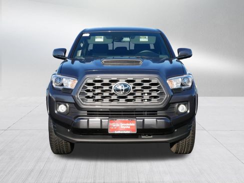 Certified 2022 Toyota Tacoma TRD Sport image 2