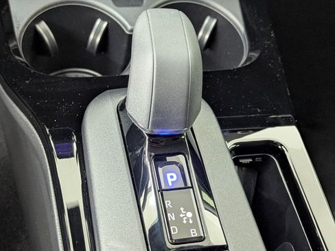 Used 2025 Toyota Prius Limited image 17