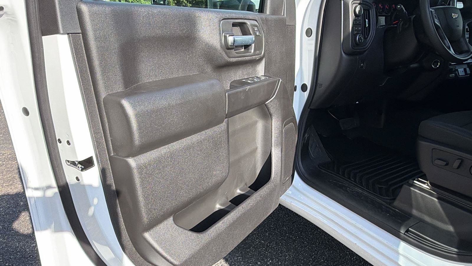 New 2026 Chevrolet Silverado 2500 Custom w/ Custom Value Package AWD/4WD image 14