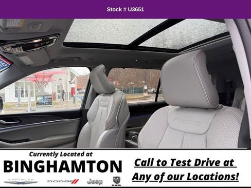 Used 2022 Jeep Grand Cherokee L Overland w/ Advanced Protech Group III image 10