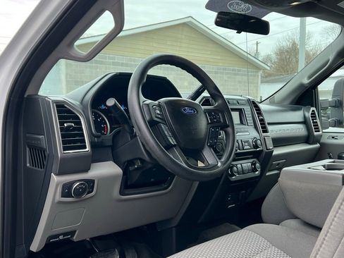 Used 2017 Ford F250 XLT w/ FX4 Off-Road Package image 12