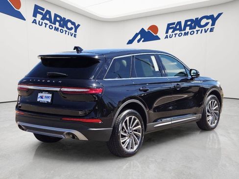 Used 2025 Lincoln Corsair Reserve AWD/4WD image 4