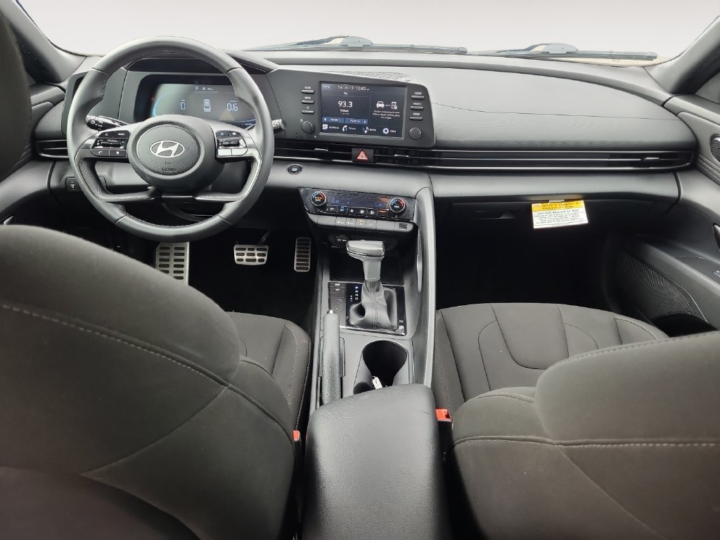 Used 2025 Hyundai Elantra Sport FWD image 10