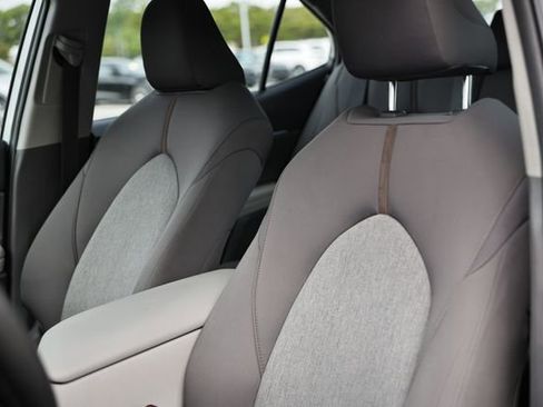 Used 2019 Toyota Camry LE FWD image 19