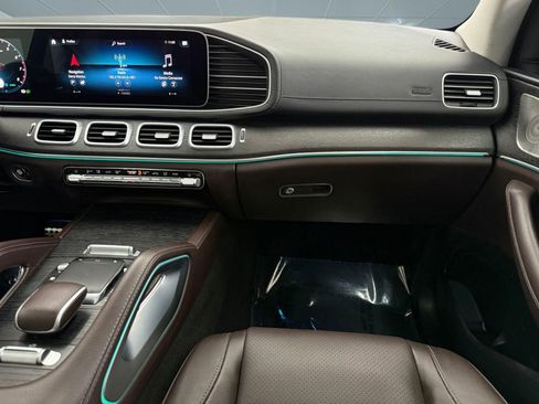 Used 2023 Mercedes-Benz GLS 450 4MATIC w/ AMG Line Exterior image 28