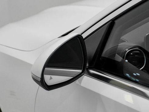 Used 2022 Mercedes-Benz C 300 Sedan image 32