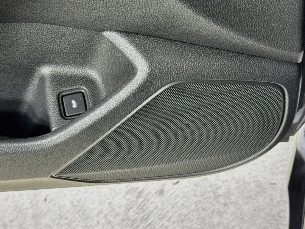 Used 2018 Honda Accord Touring image 25