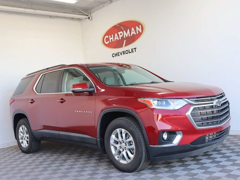 Used 2021 Chevrolet Traverse LT FWD image 1