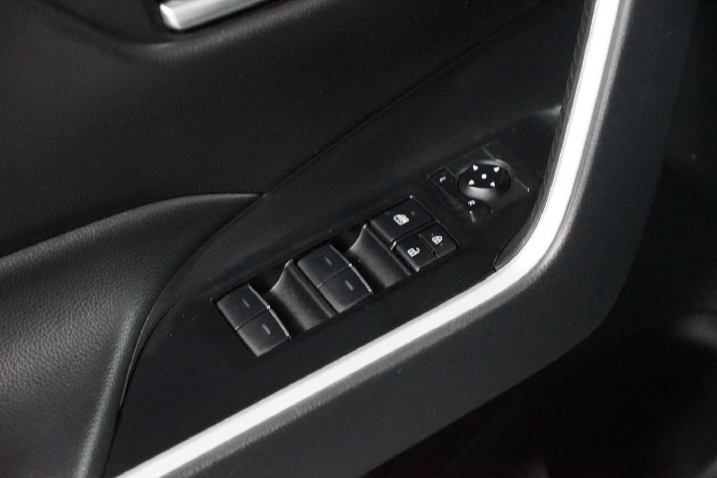 Certified 2025 Toyota RAV4 XLE FWD image 31