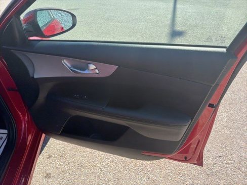 Used 2023 Kia Forte LXS image 17