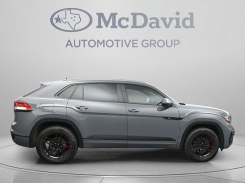 Used 2020 Volkswagen Atlas Cross Sport SEL R-Line FWD image 9