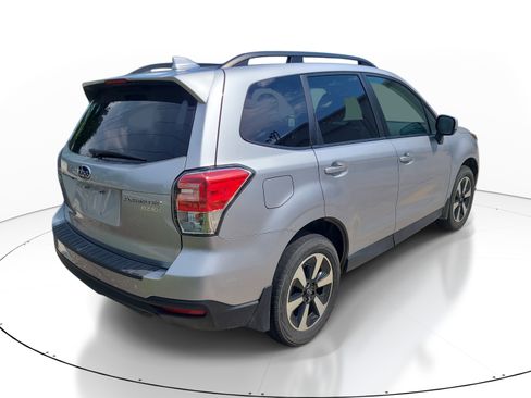 Used 2017 Subaru Forester 2.5i Premium w/ All-Weather Package AWD/4WD image 9