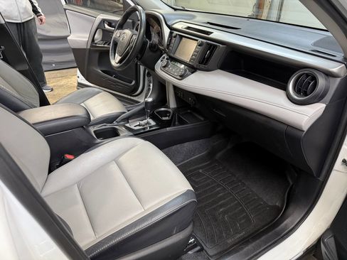 Used 2017 Toyota RAV4 Limited w/ Protection Package image 34