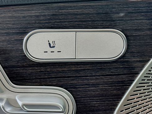 Certified 2022 Mercedes-Benz GLE 350 w/ Premium Package image 21