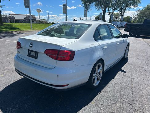 Used 2017 Volkswagen Jetta GLI FWD image 5