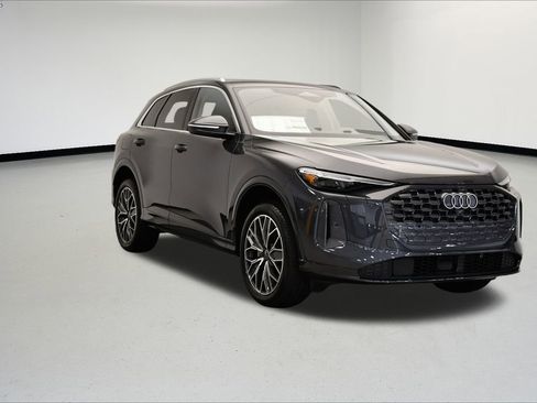 Used 2025 Audi Q5 Premium Plus w/ Premium Plus image 7