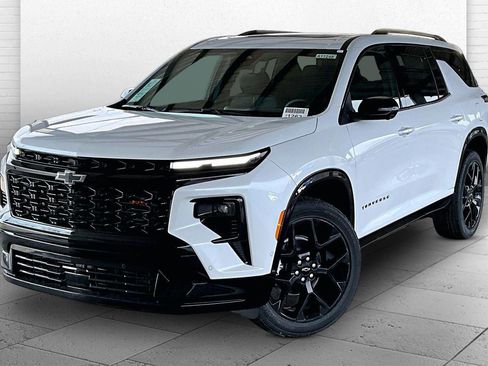 New 2026 Chevrolet Traverse RS w/ LPO, Floor Liner Package image 2