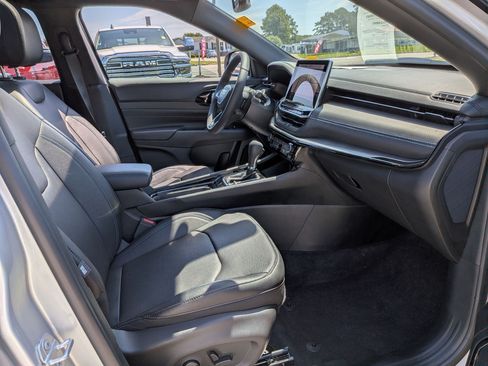 Used 2025 Jeep Compass Limited w/ Driver Assist Group I AWD/4WD image 23