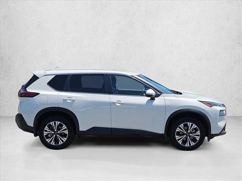 Used 2022 Nissan Rogue SV FWD image 4
