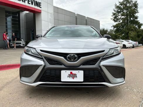 Used 2021 Toyota Camry XSE FWD image 3