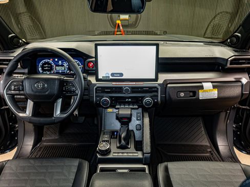 Used 2025 Toyota 4Runner TRD Off-Road Premium image 19