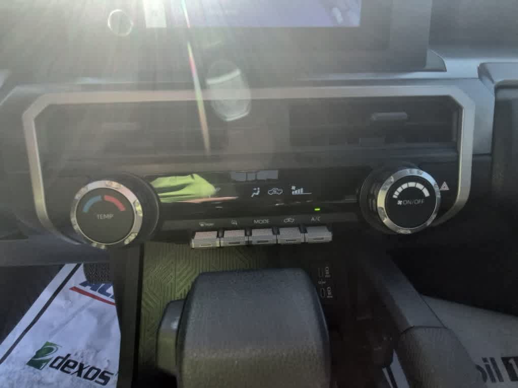 Used 2025 Toyota Tacoma SR5 AWD/4WD image 20