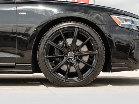 Certified 2022 Audi A8 L 3.0T AWD/4WD image 32