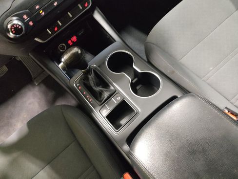 Used 2016 Kia Sorento LX w/ LX Convenience Package image 26