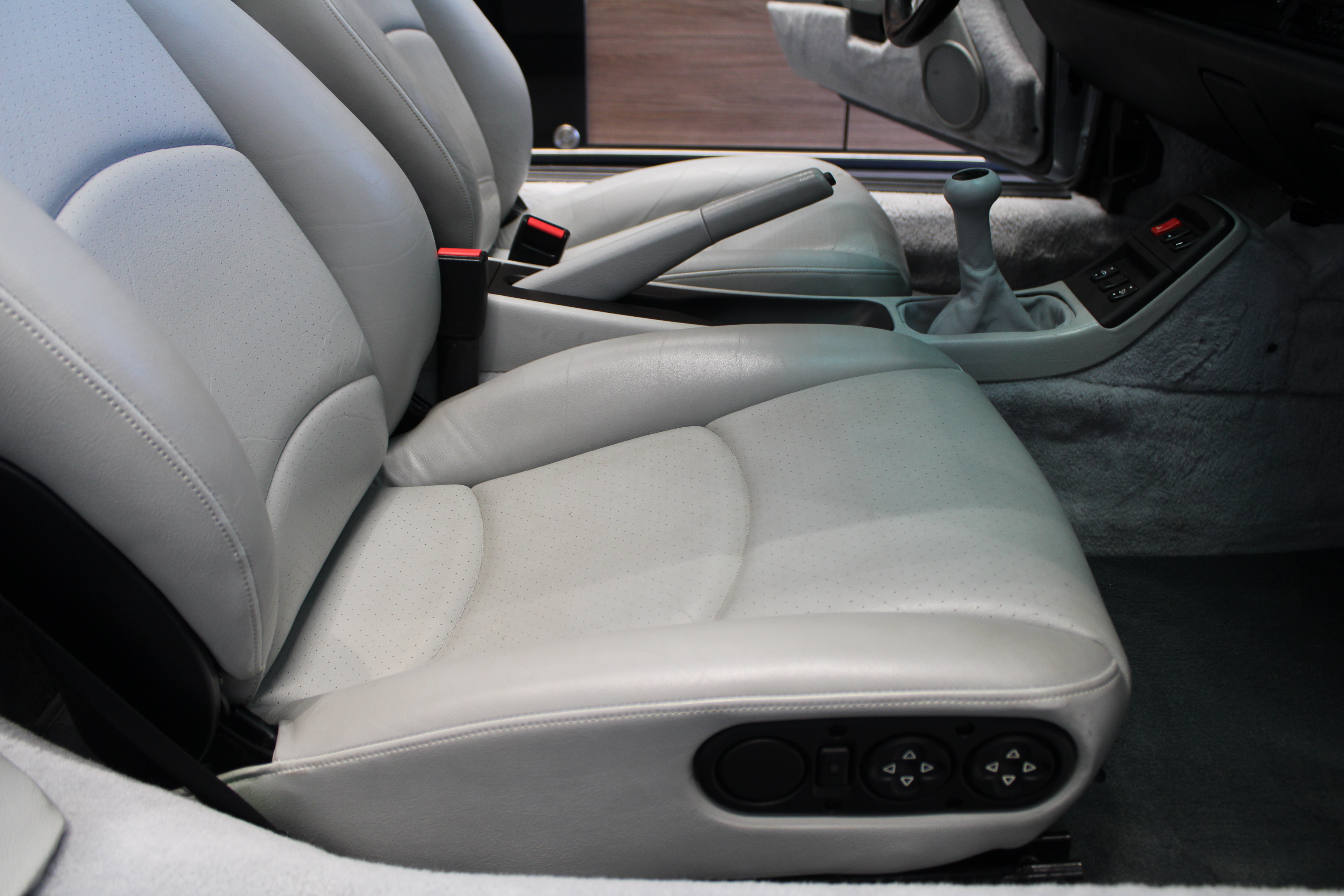 Used 1996 Porsche 911 Carrera RWD image 37