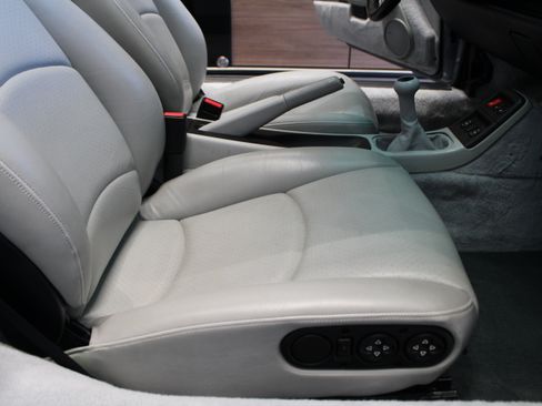 Used 1996 Porsche 911 Cabriolet image 37