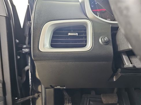 Certified 2017 Chevrolet Equinox LT w/ Convenience Package image 30