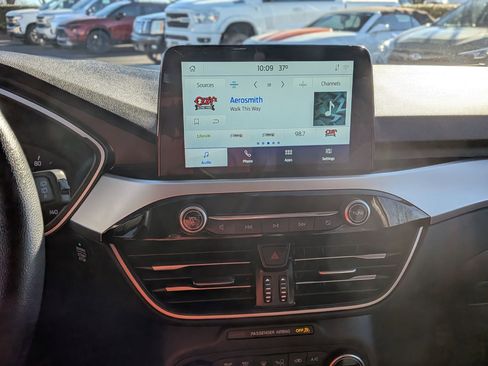 Used 2020 Ford Escape SE image 26