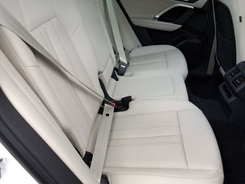 Used 2025 Audi Q5 Premium w/ Convenience Package image 15