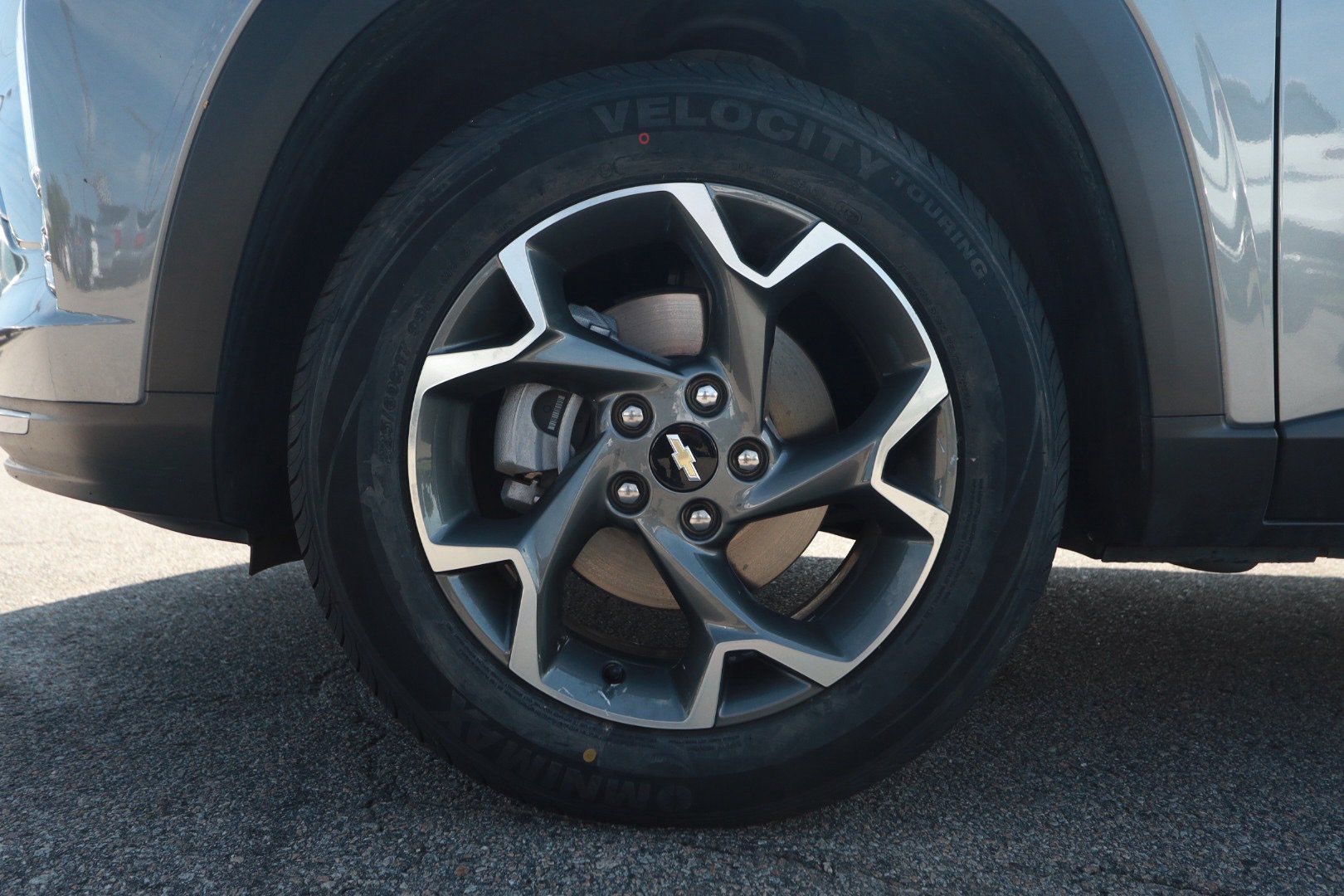 Used 2025 Chevrolet Trax LT w/ LT Convenience Package FWD image 9