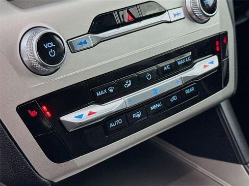 Used 2022 Ford Explorer XLT w/ Class IV Trailer Tow Package image 19