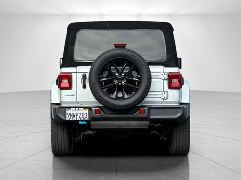 Used 2024 Jeep Wrangler Unlimited Sahara AWD/4WD image 4