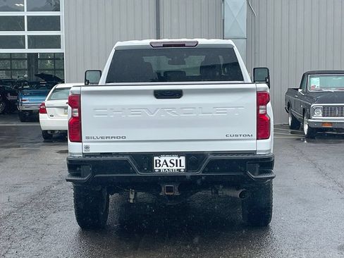 Used 2024 Chevrolet Silverado 2500 Custom w/ Custom Value Package AWD/4WD image 12